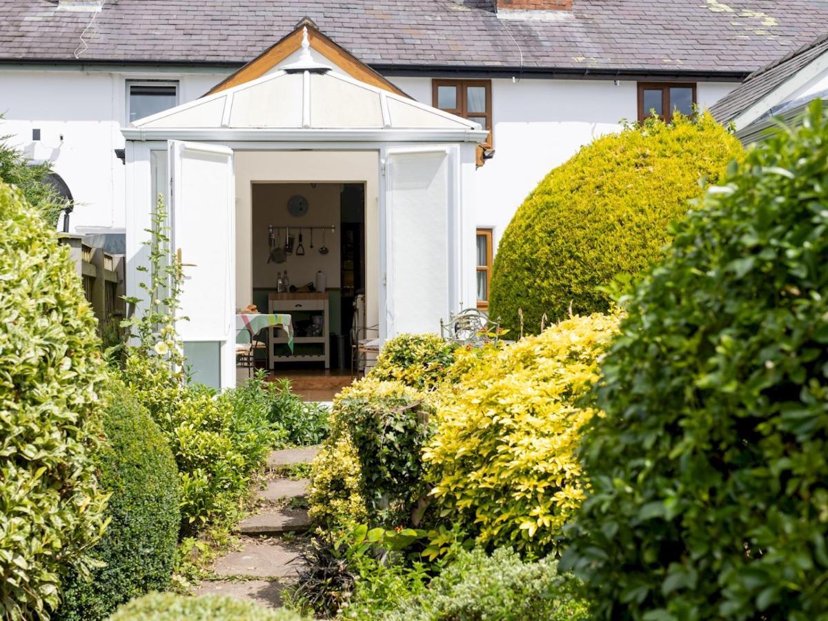 Pass The Keys Cosy Cottage With Views Over The Shropshire Hills ラドロー エクステリア 写真
