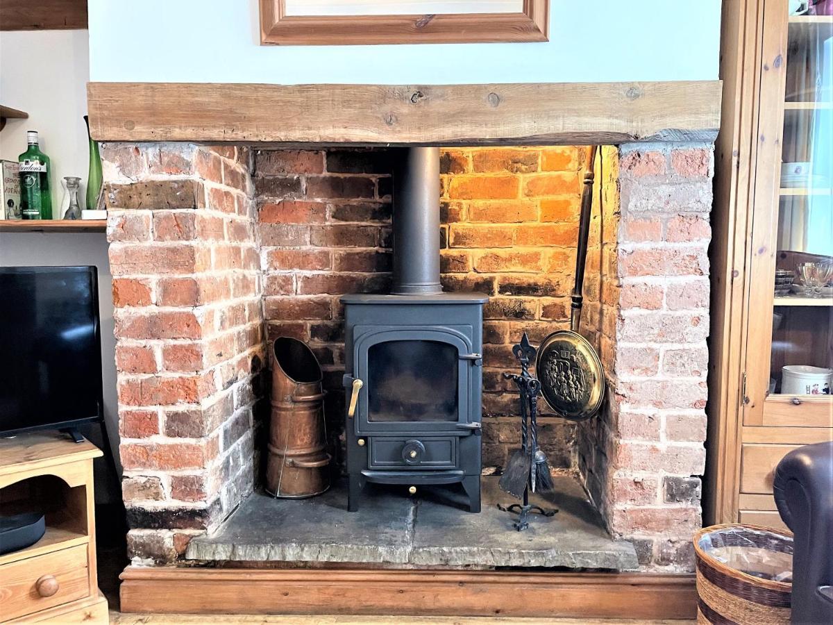 Pass The Keys Cosy Cottage With Views Over The Shropshire Hills ラドロー エクステリア 写真